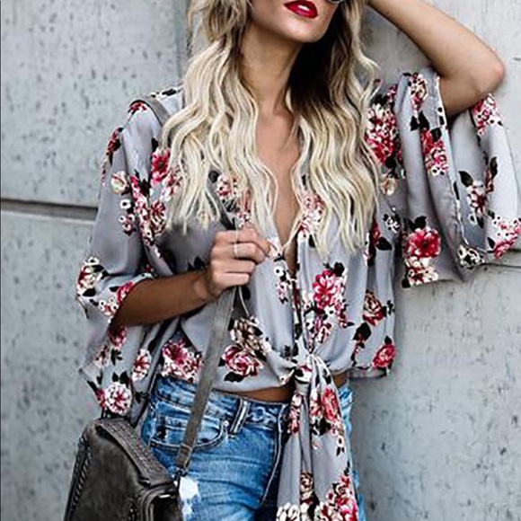 Girl’s Day Out Gray Floral Top - Picture 6 of 7